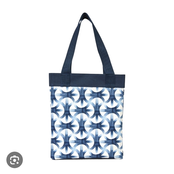 Thirty-one Essential Storage Tote - Picture 1 of 2